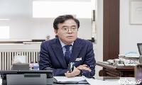 진교훈 강서구청장, “반짝이 옷을 택한 이유는?”